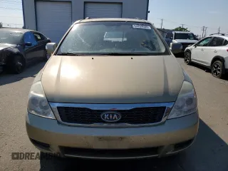 2011 Kia Sedona LX with VIN KNDMG4C71B6393083, listed as a Copart auction lot 63269004 with 136,601 mi miles and Salvage Title. Bid and sale history available at carsss.com. Image 5.