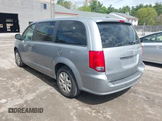 2019 Dodge Grand Caravan SE with VIN 2C4RDGBG6KR573282, listed as a IAAI auction lot 42222005 with 136,470 mi miles and . Bid and sale history available at DreamBid. Image 3.