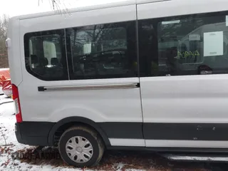 2022 Ford Transit Passenger XL with VIN 1FBAX2C88NKA79625, listed as a IAAI auction lot 41490410 with 27,521 mi miles and . Bid and sale history available at DreamBid. Image 4.