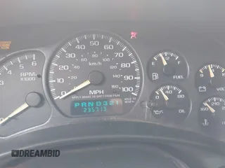 2002 Chevrolet Suburban LS with VIN 1GNEC16T72J325186, listed as a IAAI auction lot 41597317 with 235,713 mi miles. Bid and sale history available at carsss.com. Image 7.
