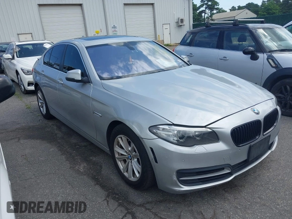 2014 BMW 5 Series 528i xDrive z VIN WBA5A7C51ED619786, wystawiony jako IAAI lot #42699350 z przebiegiem 101 872 mil mil oraz . Historia ofert i sprzedaży dostępna na DreamBid. Obrazek 1.
