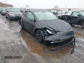 2025 Tesla Model Y Long Range with VIN 7SAYGDED6SF226035, listed as a IAAI auction lot 41102115 with Not Provided miles and . Bid and sale history available at DreamBid. Image 1.