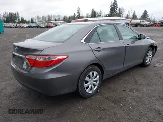 2017 Toyota Camry XLE z VIN 4T1BF1FK3HU311735, wystawiony jako IAAI lot #41848571 z przebiegiem 59 512 mil mil oraz . Historia ofert i sprzedaży dostępna na DreamBid. Obrazek 4.