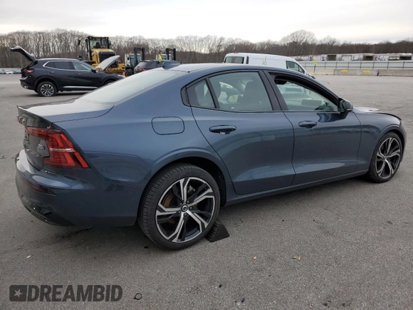 2025 Volvo S60 Core with VIN 7JRL12GJ3SG364543, listed as a Copart auction lot 87546215 with 9,029 mi miles and Clean Title. Bid and sale history available at carsss.com. Image 3.