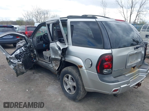 2005 Chevrolet TrailBlazer LT with VIN 1GNDT13S552190909, listed as a IAAI auction lot 42081094 with 117,897 mi miles and . Bid and sale history available at DreamBid. Image 3.