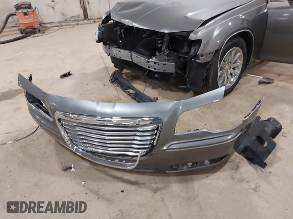 2012 Chrysler 300 Limited with VIN 2C3CCACG3CH173700, listed as a IAAI auction lot 41803306 with 90,924 mi miles. Bid and sale history available at carsss.com. Image 12.