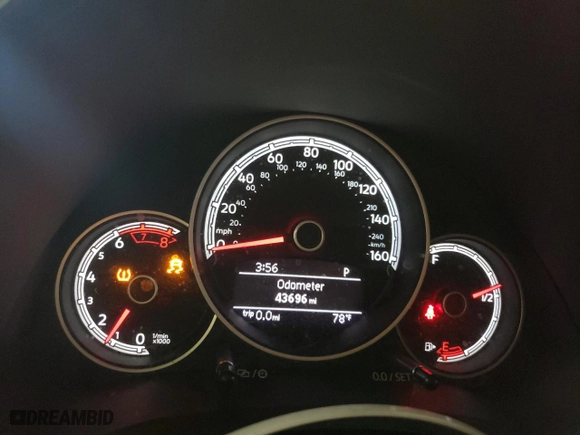 2018 Volkswagen Beetle S with VIN 3VWFD7ATXJM712902, listed as a Copart auction lot 69952994 with 43,696 mi miles and Salvage Title. Bid and sale history available at carsss.com. Image 9.