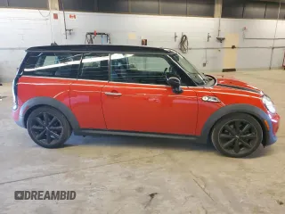 2014 MINI Clubman S z VIN WMWZG3C52ET800765, wystawiony jako Copart lot #76470874 z przebiegiem 103 971 mil mil oraz Szkoda całkowita • Salvage title. Historia ofert i sprzedaży dostępna na DreamBid. Obrazek 4.