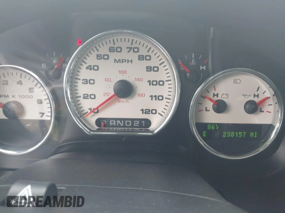 2004 Ford F-150 XLT z VIN 1FTPW14554KB11422, wystawiony jako IAAI lot #42651609 z przebiegiem 238 157 mil mil oraz . Historia ofert i sprzedaży dostępna na DreamBid. Obrazek 7.