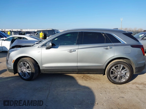 2025 Cadillac XT5 FWD Premium Luxury with VIN 1GYKNCRS7SZ104526, listed as a IAAI auction lot 41468623 with 3,896 mi miles. Bid and sale history available at carsss.com. Image 14.