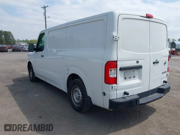 2018 Nissan NV Cargo S z VIN 1N6BF0KM7JN808869, wystawiony jako IAAI lot #42091339 z przebiegiem 242 385 mil mil oraz . Historia ofert i sprzedaży dostępna na DreamBid. Obrazek 3.