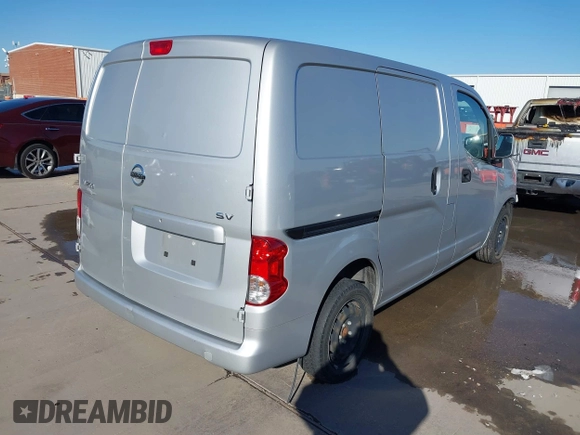 2020 Nissan NV200 S z VIN 3N6CM0KN9LK696801, wystawiony jako IAAI lot #41106619 z przebiegiem 80 786 mil mil oraz . Historia ofert i sprzedaży dostępna na DreamBid. Obrazek 4.
