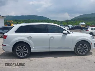 2017 Audi Q7 Prestige with VIN WA1VAAF73HD037362, listed as a IAAI auction lot 42423433 with 71,357 mi miles and . Bid and sale history available at DreamBid. Image 13.