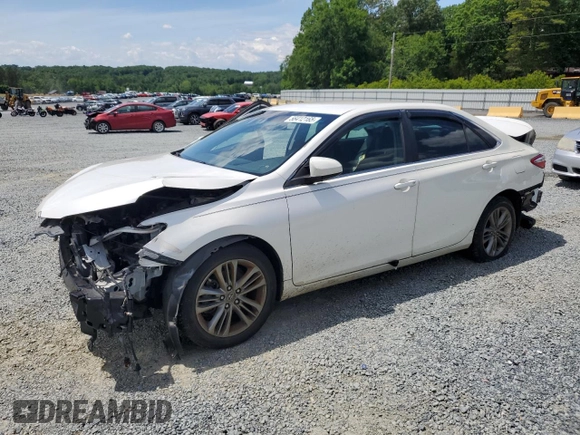 2015 Toyota Camry XLE z VIN 4T1BF1FK8FU044038, wystawiony jako Copart lot #56412165 z przebiegiem 68 363 mil mil oraz Czysty tytuł • Clean title. Historia ofert i sprzedaży dostępna na DreamBid. Obrazek 1.