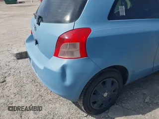 2007 Toyota Yaris z VIN JTDJT923675101502, wystawiony jako IAAI lot #42094488 z przebiegiem 127 971 mil mil oraz . Historia ofert i sprzedaży dostępna na DreamBid. Obrazek 17.