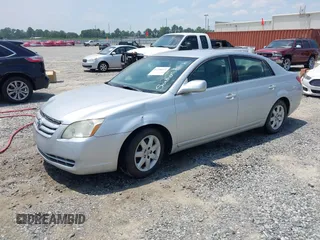 2007 Toyota Avalon XL z VIN 4T1BK36BX7U237932, wystawiony jako IAAI lot #42298273 z przebiegiem 236 405 mil mil oraz . Historia ofert i sprzedaży dostępna na DreamBid. Obrazek 2.