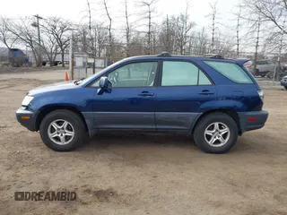 2001 Lexus RX with VIN JTJHF10U310170085, listed as a IAAI auction lot 41795796 with 205,057 mi miles and . Bid and sale history available at carsss.com. Image 14.