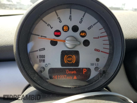 2011 MINI Hardtop with VIN WMWSU3C59BT251488, listed as a Copart auction lot 59236285 with 141,997 mi miles and Clean title. Bid and sale history available at DreamBid. Image 9.