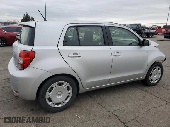 2014 Scion xD z VIN JTKKUPB47E1039362, wystawiony jako Copart lot #49577145 z przebiegiem 164 354 mil mil oraz Szkoda całkowita • Salvage title. Historia ofert i sprzedaży dostępna na DreamBid. Obrazek 3.