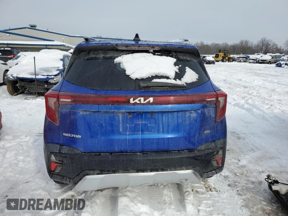 2024 Kia Seltos S z VIN KNDEUCAA2R7476435, wystawiony jako Copart lot #44722865 z przebiegiem 12 012 mil mil oraz Nie do naprawy • Non repairable. Historia ofert i sprzedaży dostępna na DreamBid. Obrazek 6.