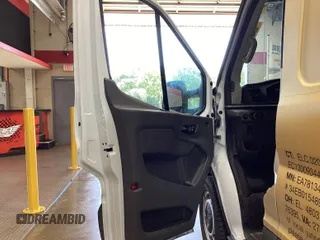 2023 Ford Transit Cargo с VIN 1FTBR1X80PKC02478, выставлен на аукционе IAAI как лот 42791988 с пробегом 40 987 миль миль и . История ставок и продаж доступна на DreamBid. Изображение 21.