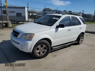 2005 Kia Sorento LX with VIN KNDJC733355365549, listed as a Copart auction lot 45800565 with 218,962 mi miles and Salvage Title. Bid and sale history available at carsss.com. Image 1.