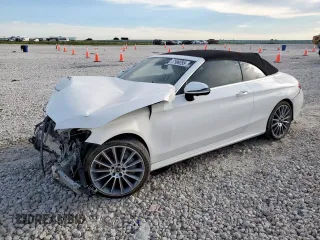 2019 Mercedes-Benz C 300 z VIN WDDWK8DB5KF840991, wystawiony jako Copart lot #57989255 z przebiegiem Nie podano mil oraz Szkoda całkowita • Salvage title. Historia ofert i sprzedaży dostępna na DreamBid. Obrazek 1.