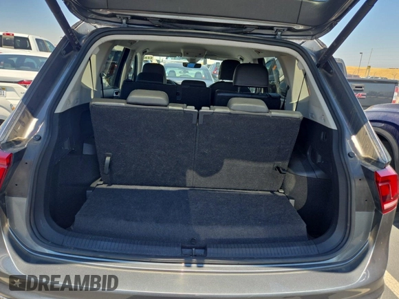 2024 Volkswagen Tiguan SE with VIN 3VV3B7AX1RM108036, listed as a IAAI auction lot 42796415 with 37,805 mi miles and . Bid and sale history available at DreamBid. Image 4.