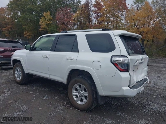 2024 Toyota 4Runner SR5 Premium with VIN JTENU5JR5R6218655, listed as a IAAI auction lot 40615924 with 9,497 mi miles. Bid and sale history available at carsss.com. Image 14.