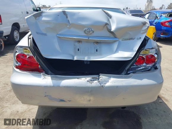 2006 Toyota Camry STD with VIN 4T1BE32K26U164258, listed as a IAAI auction lot 42120723 with 172,018 mi miles. Bid and sale history available at carsss.com. Image 6.