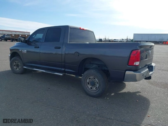 2018 Ram 2500 Tradesman with VIN 3C6UR5CJ7JG117166, listed as a IAAI auction lot 41865140 with 174,607 mi miles. Bid and sale history available at carsss.com. Image 3.