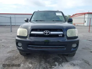 2006 Toyota Sequoia SR5 with VIN 5TDZT34A16S279192, listed as a IAAI auction lot 41758196 with 119,121 mi miles. Bid and sale history available at carsss.com. Image 13.