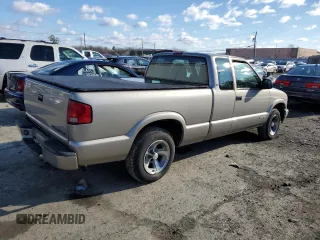 2001 Chevrolet S-10 LS with VIN 1GCCS19571K141956, listed as a Copart auction lot 87008824 with 110,035 mi miles and Clean Title. Bid and sale history available at DreamBid. Image 3.