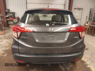 2018 Honda HR-V LX with VIN 3CZRU6H35JM704037, listed as a IAAI auction lot 41574796 with 140,671 mi miles. Bid and sale history available at carsss.com. Image 17.
