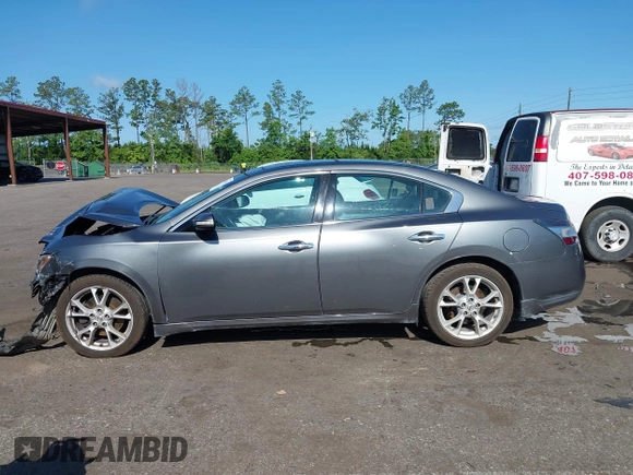 2014 Nissan Maxima S z VIN 1N4AA5AP2EC909623, wystawiony jako IAAI lot #42390407 z przebiegiem 182 610 mil mil oraz . Historia ofert i sprzedaży dostępna na DreamBid. Obrazek 14.