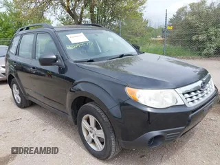 2011 Subaru Forester X z VIN JF2SHBBC8BH766570, wystawiony jako IAAI lot #42290577 z przebiegiem 112 439 mil mil oraz . Historia ofert i sprzedaży dostępna na DreamBid. Obrazek 1.