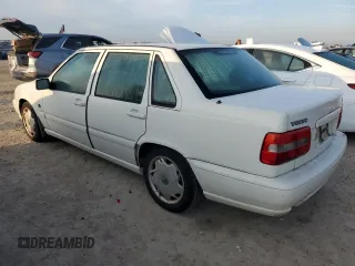 1999 Volvo S70 z VIN YV1LS55A7X2611349, wystawiony jako Copart lot #76352294 z przebiegiem Nie podano mil oraz Szkody całkowita. Historia ofert i sprzedaży dostępna na DreamBid. Obrazek 2.