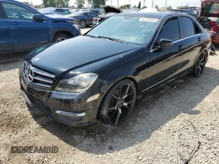 2014 Mercedes-Benz C 250 Sport z VIN WDDGF4HB1EG239197, wystawiony jako Copart lot #60132695 z przebiegiem 88 813 mil mil oraz Czysty tytuł • Clean title. Historia ofert i sprzedaży dostępna na DreamBid. Obrazek 1.