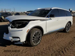 2023 Lincoln Aviator Reserve z VIN 5LM5J7XCXPGL29049, wystawiony jako Copart lot #46456115 z przebiegiem Nie podano mil oraz Szkoda całkowita • Salvage title. Historia ofert i sprzedaży dostępna na DreamBid. Obrazek 1.