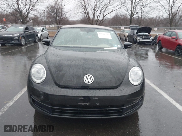 2013 Volkswagen Beetle 2.5L with VIN 3VW5P7AT8DM832656, listed as a IAAI auction lot 41729356 with 124,156 mi miles and . Bid and sale history available at DreamBid. Image 11.