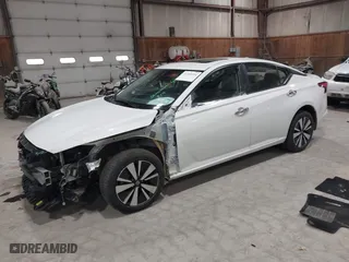 2022 Nissan Altima 2.5 SV with VIN 1N4BL4DW8NN363880, listed as a IAAI auction lot 41760716 with 62,542 mi miles. Bid and sale history available at carsss.com. Image 18.