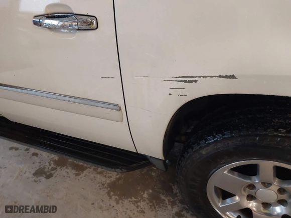 2012 Chevrolet Avalanche LTZ with VIN 3GNMCGE03CG254318, listed as a IAAI auction lot 41538283 with 291,833 mi miles. Bid and sale history available at carsss.com. Image 6.