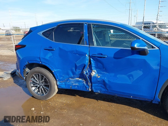 2025 Lexus NX 250 Premium z VIN 2T2GDCAZ4SC020337, wystawiony jako IAAI lot #41402339 z przebiegiem 7 657 mil mil oraz . Historia ofert i sprzedaży dostępna na DreamBid. Obrazek 6.