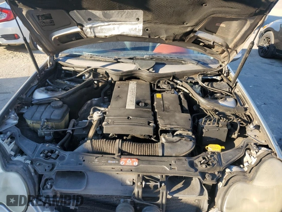 2004 Mercedes-Benz C 230 Kompressor with VIN WDBRF40JX4F464601, listed as a Copart auction lot 87904995 with 175,604 mi miles and Salvage Title. Bid and sale history available at DreamBid. Image 11.