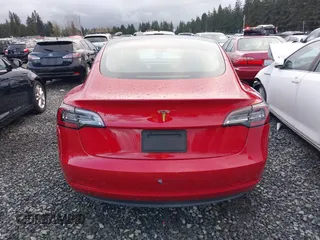 2022 Tesla Model 3 z VIN 5YJ3E1EA2NF133745, wystawiony jako IAAI lot #41625050 z przebiegiem 9 438 mil mil oraz . Historia ofert i sprzedaży dostępna na DreamBid. Obrazek 16.