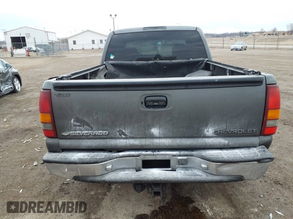 2001 Chevrolet Silverado 1500 LS with VIN 2GCEC19T511176550, listed as a IAAI auction lot 41672634 with 261,978 mi miles. Bid and sale history available at carsss.com. Image 17.