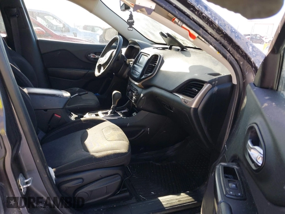 2014 Jeep Cherokee Altitude with VIN 1C4PJMCB2EW181848, listed as a IAAI auction lot 41638004 with 175,813 mi miles. Bid and sale history available at carsss.com. Image 5.
