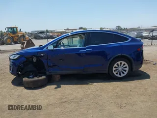2017 Tesla Model X 90D z VIN 5YJXCBE24HF044656, wystawiony jako IAAI lot #40054420 z przebiegiem 137 621 mil mil oraz . Historia ofert i sprzedaży dostępna na DreamBid. Obrazek 15.