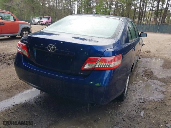 2011 Toyota Camry LE with VIN 4T1BF3EK2BU688013, listed as a IAAI auction lot 41923491 with 226,203 mi miles. Bid and sale history available at carsss.com. Image 4.
