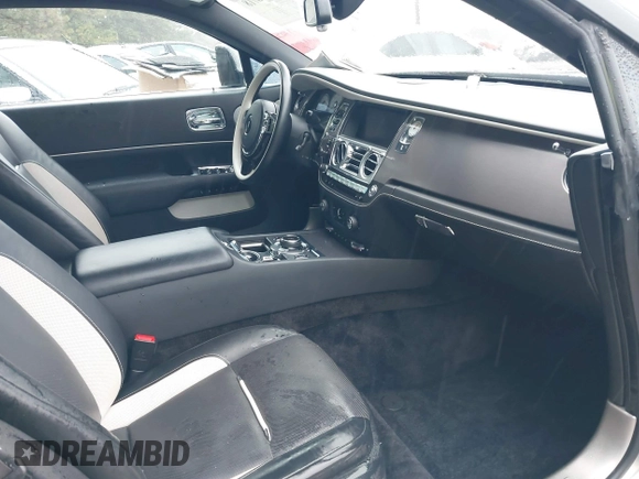 2017 Rolls-Royce Wraith z VIN SCA665C52HUX86814, wystawiony jako IAAI lot #41588718 z przebiegiem 11 277 mil mil oraz . Historia ofert i sprzedaży dostępna na DreamBid. Obrazek 5.